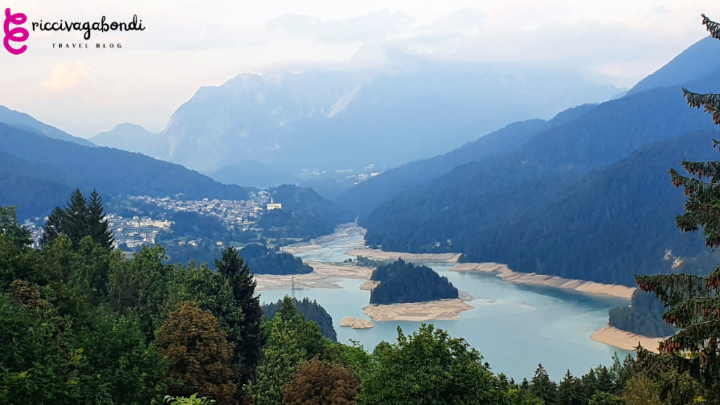 Lake view with Dolomites in the back, north Italy (Lake Sorapiss)